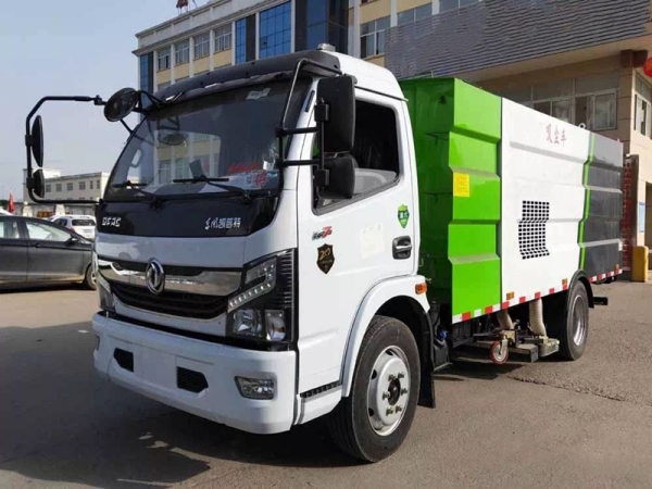 東風(fēng)大多利卡吸塵車(1.5方水罐6方塵罐)