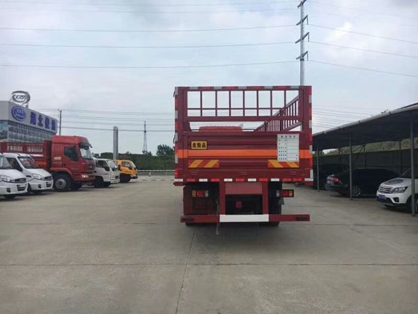 柳汽9.5米(15.3噸)氣瓶車