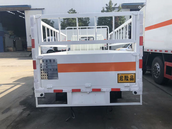 躍進(jìn)3.5米柴油（藍(lán)牌）氣瓶車(chē)