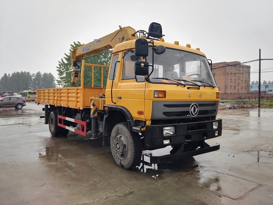 東風153單橋6.3噸隨車吊