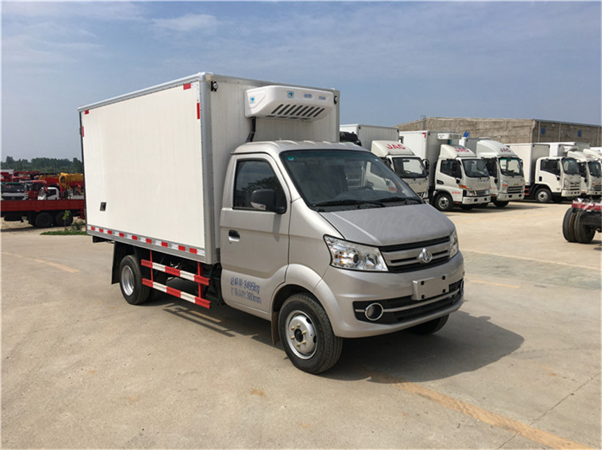 長(zhǎng)安跨越王后雙輪 3.35米冷藏車(chē)