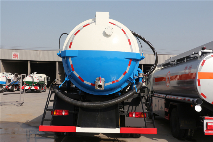 國五東風天錦11方吸污車