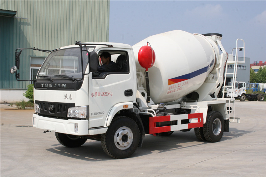 躍進(jìn)5立方攪拌車