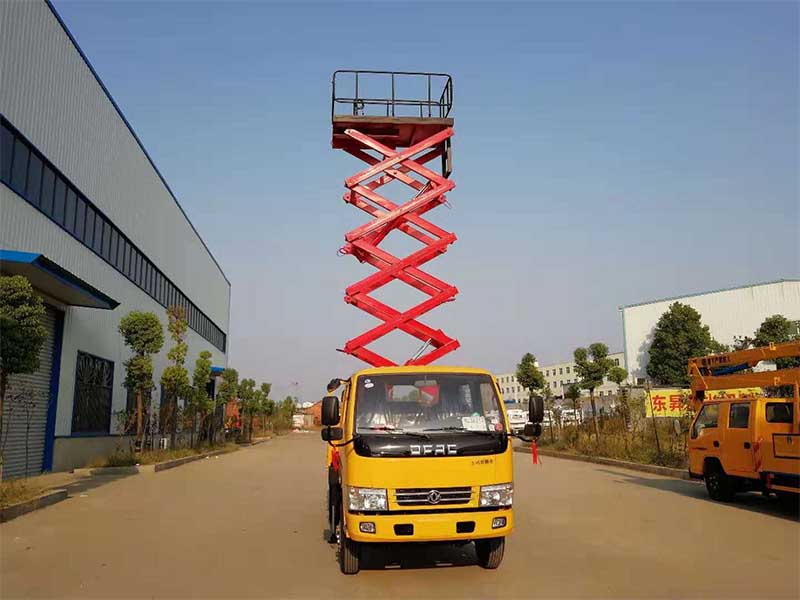 東風8-10米升降平臺車