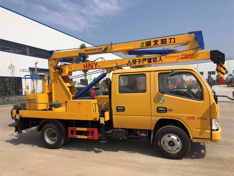 東風雙排12米藍牌高空作業(yè)車