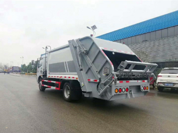 可上京牌8方東風多利卡國六壓縮式垃圾車