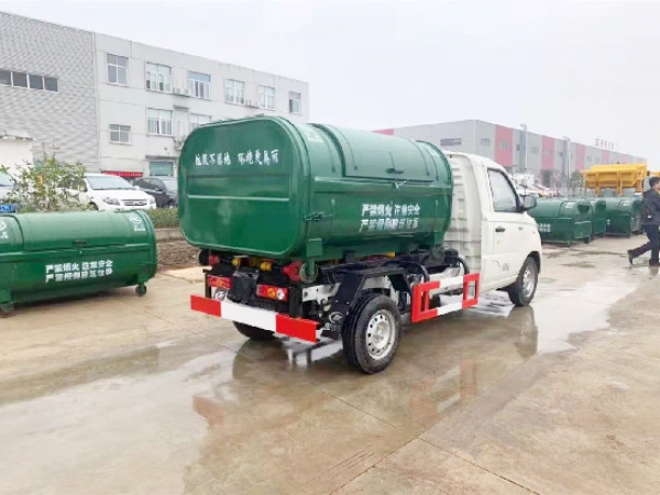 福田祥菱汽油國(guó)六車廂可卸(3方鉤臂)式垃圾車