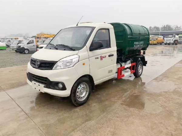 福田祥菱汽油國(guó)六車廂可卸(3方鉤臂)式垃圾車