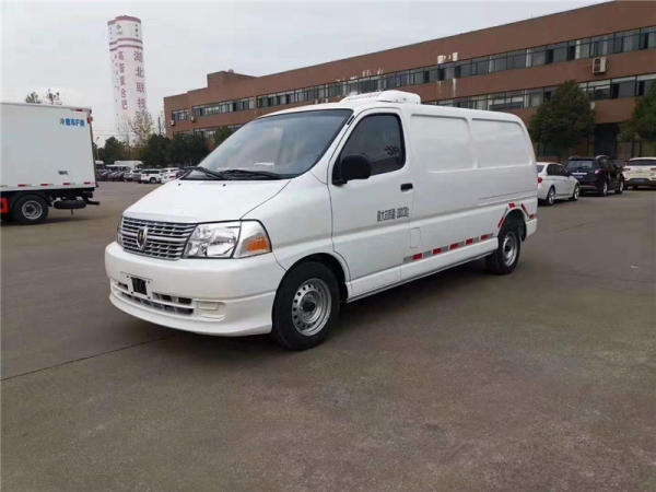 (國(guó)六面包型)金杯新快運(yùn)面包冷藏車(chē)
