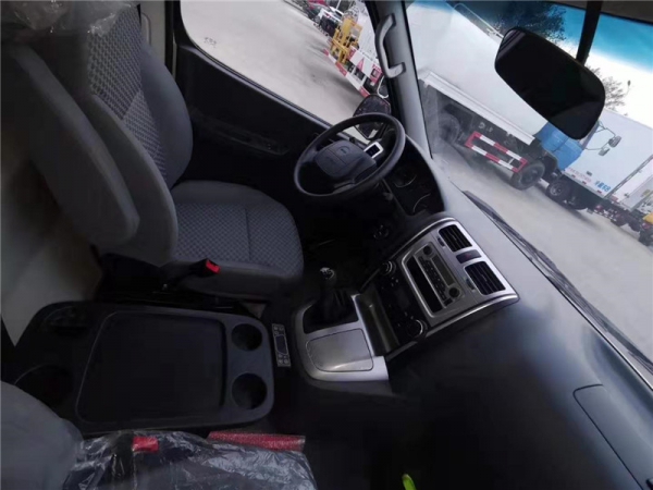 (國(guó)六面包型)金杯新快運(yùn)面包冷藏車(chē)