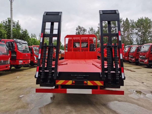 國(guó)六東風(fēng)D17-H平板拖車