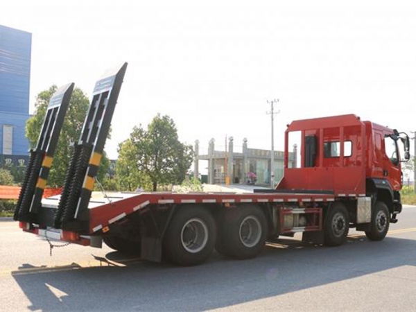 (國六)柳汽前四后八平板運(yùn)輸車