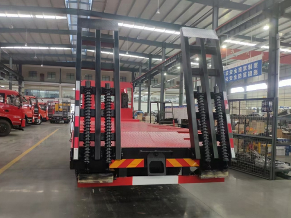 東風(fēng)D17前四后八平板拖車