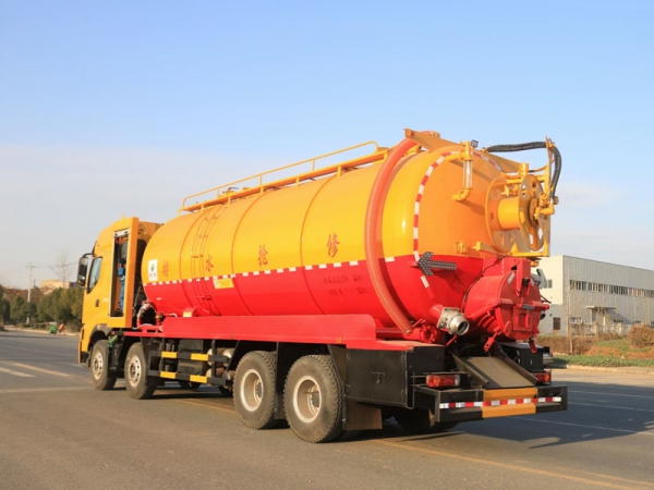 東風柳汽前四后八32方清洗吸污車