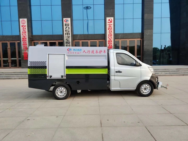 長安2.5方路面養護車,清洗車多少錢