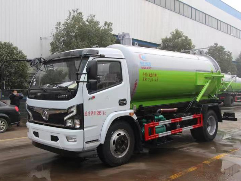 東風(fēng)大多利卡8方吸污車