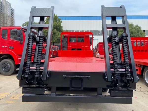 重汽浩瀚國(guó)六平板運(yùn)輸車(chē)