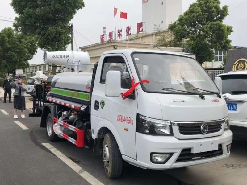 東風(fēng)途逸藍牌灑水車