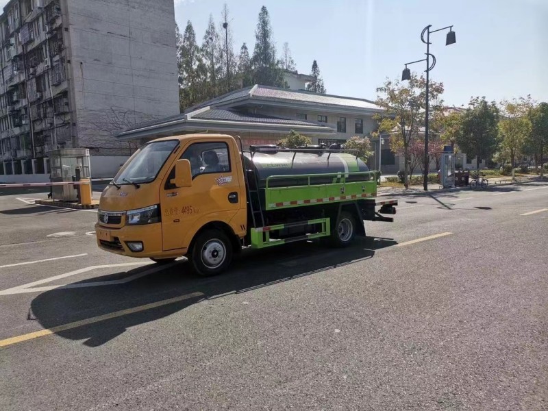 東風途逸藍牌清洗吸污車